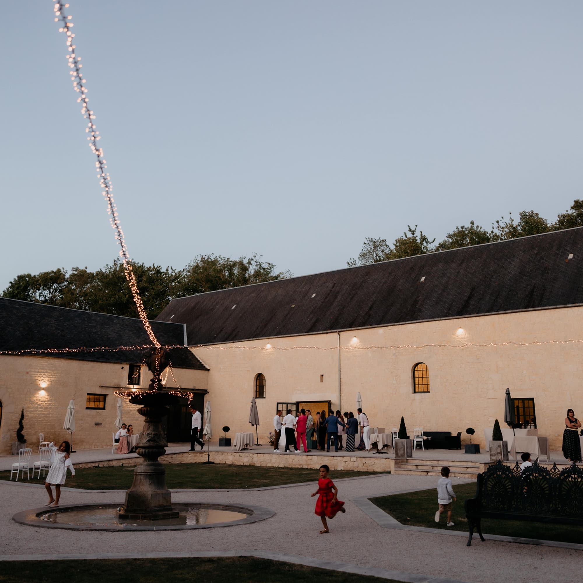 Cour d'Honneur du Domaine de la Cour des Lys