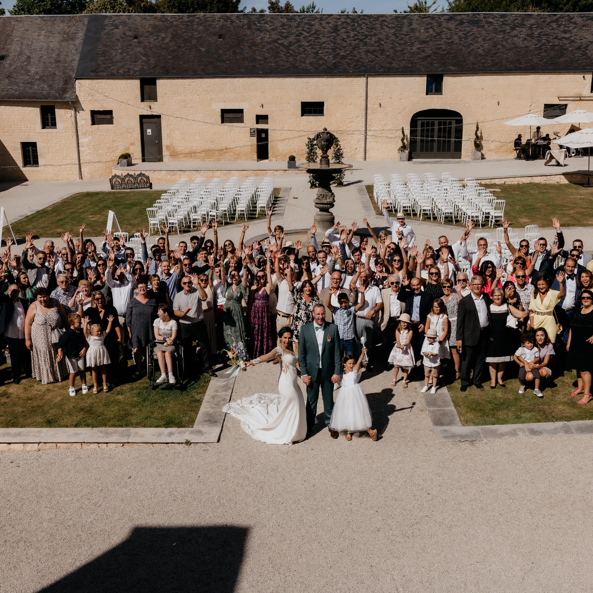 Couple lors d'un mariage en semaine au Domaine